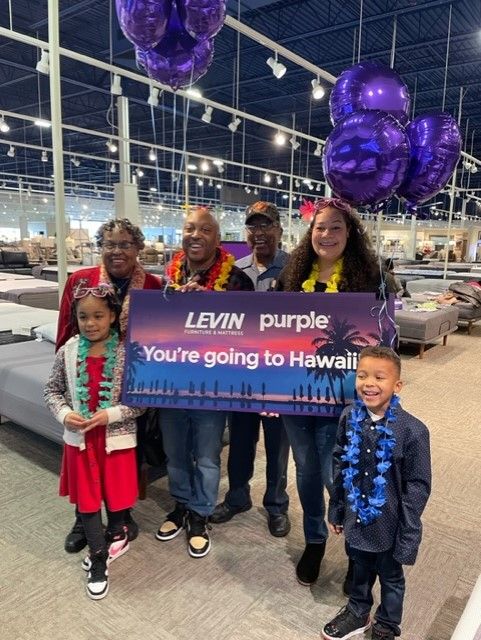 lucky customer’s family to Hawaii